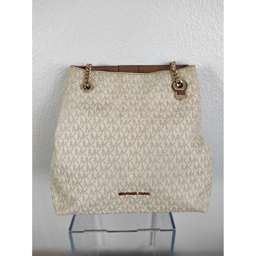 michael kors  shoulder bag slightly used